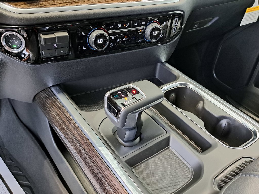 2026 Chevrolet Silverado 1500 LT Crew Cab Pickup Slide 10