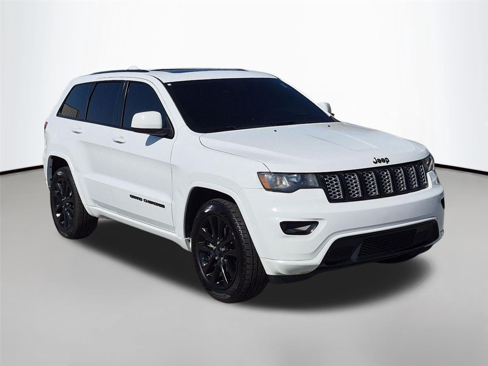 Used 2018 Bright White Clearcoat Jeep Altitude image 7