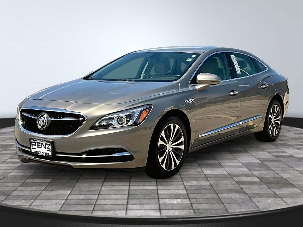 2017 Buick LaCrosse Essence's photo