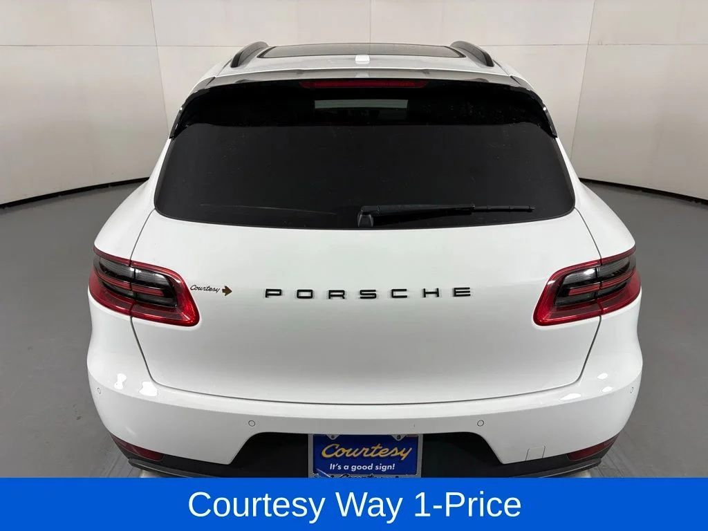 Used 2018 White Porsche Base image 9