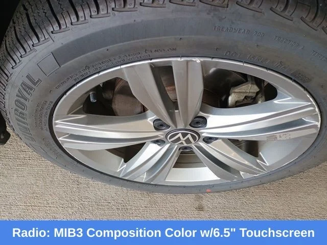 Used 2024  Volkswagen 1.5T SE image 3