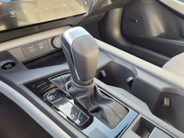 New 2026 Brown Nissan SL image 18