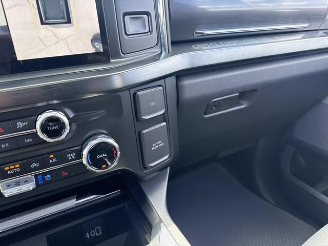Used 2025 Oxford White Ford Lariat image 26