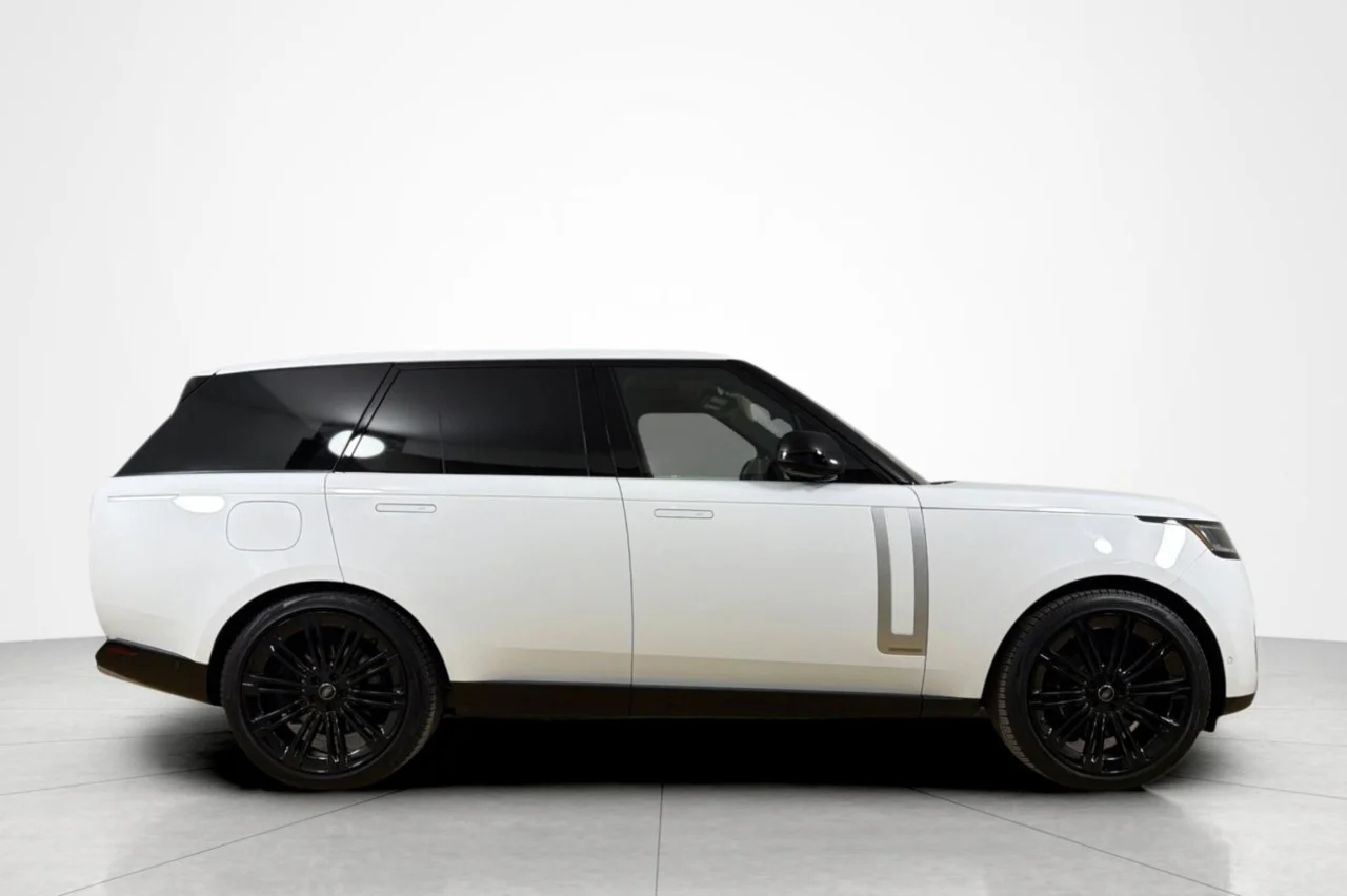 Used 2024 WHITE Land Rover Autobiography image 6