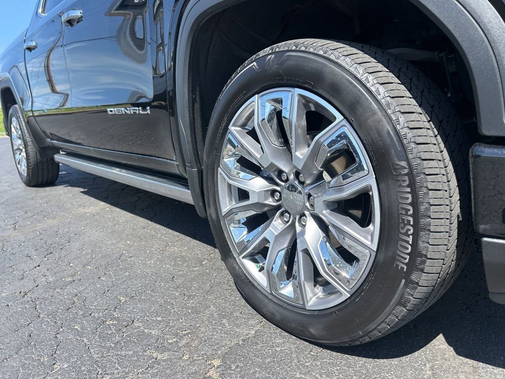 Used 2024 Onyx Black GMC Denali image 11
