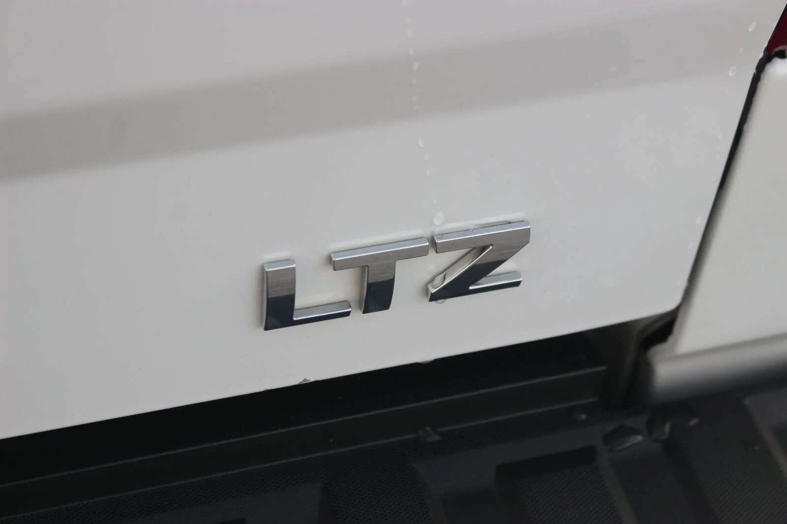 Used 2017 SUMMIT WHITE Chevrolet LTZ image 12