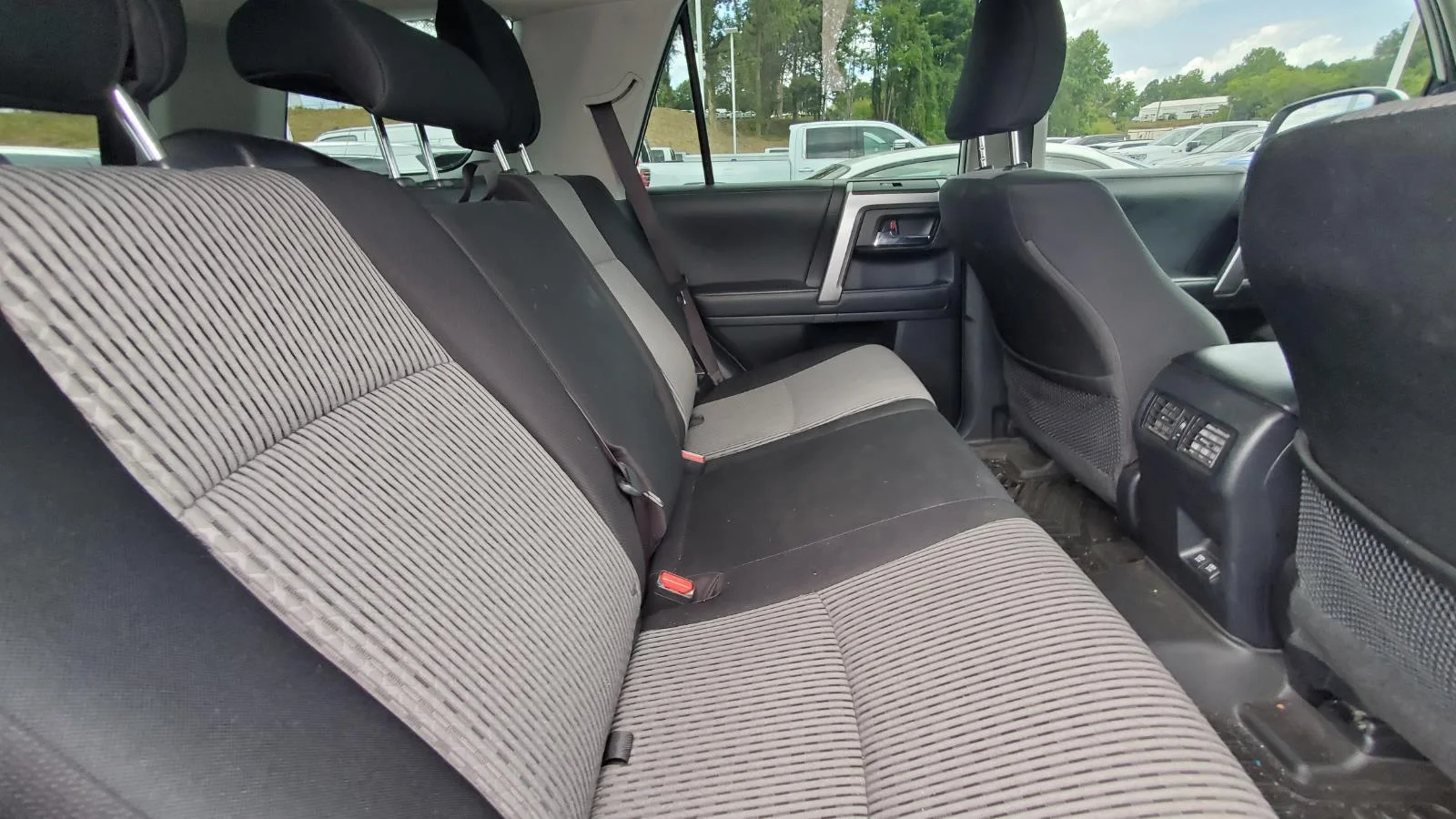 Used 2022 Super White Toyota SR5 image 6