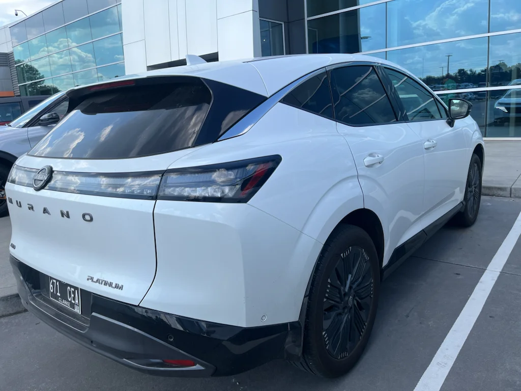 Used 2025 Everest White Pearl Tricoat Nissan Platinum image 4