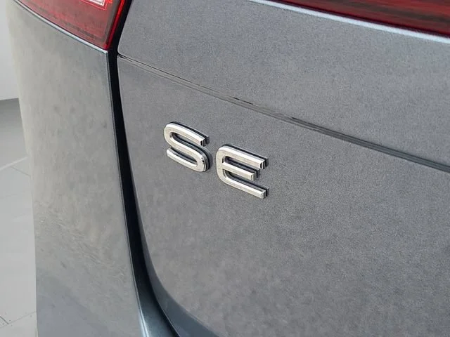 Used 2024 Gray Volkswagen SE image 33