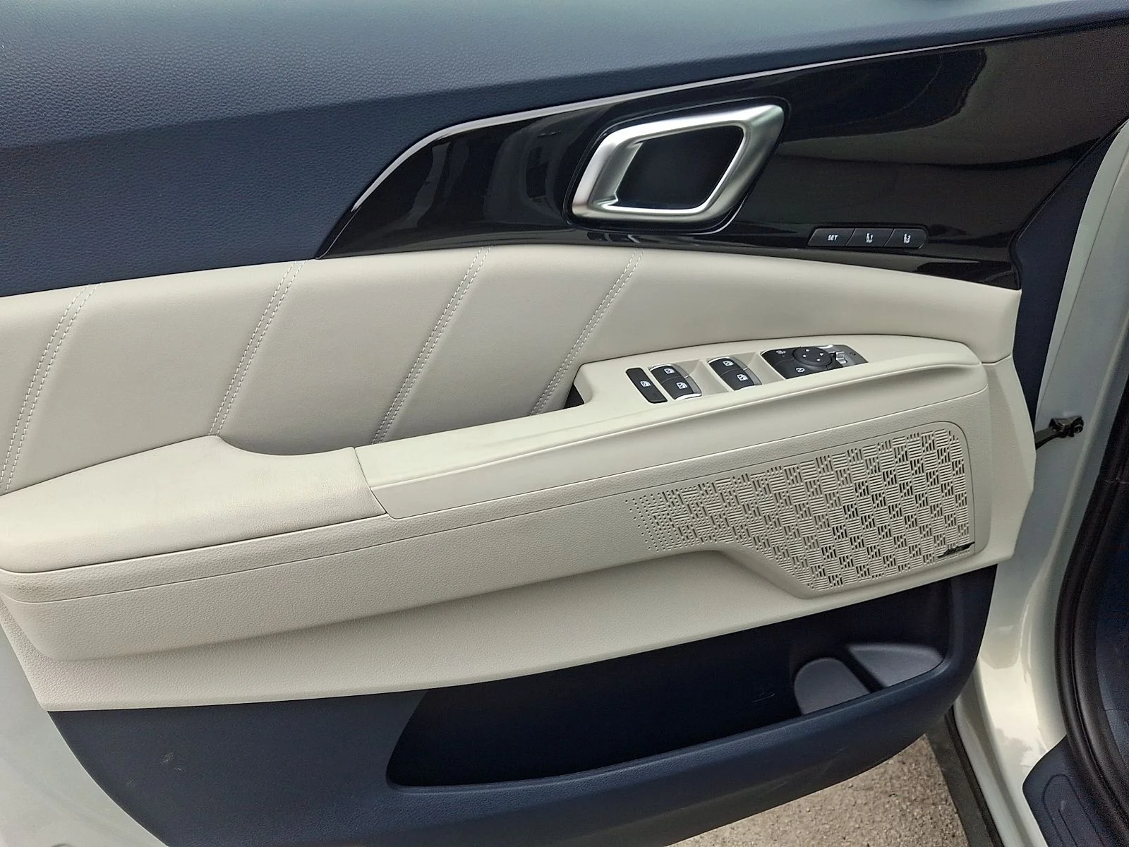 New 2026 White Kia SX Prestige image 13