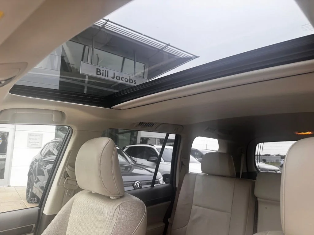 Used 2014 Starfire Pearl Lexus 460 image 17