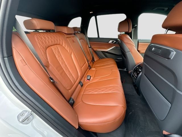 New 2026 White BMW sDrive40i image 21