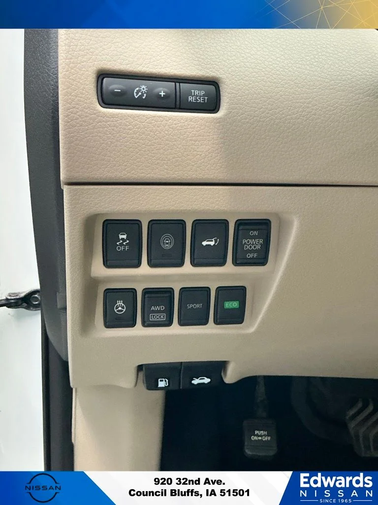 Used 2017 White Nissan SV image 21