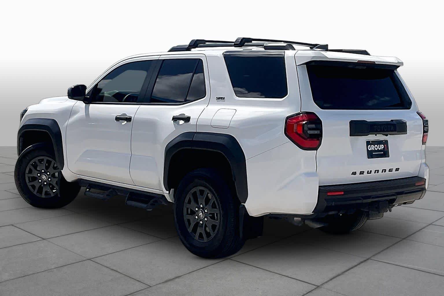 Used 2025 Ice Cap Toyota SR5 image 12