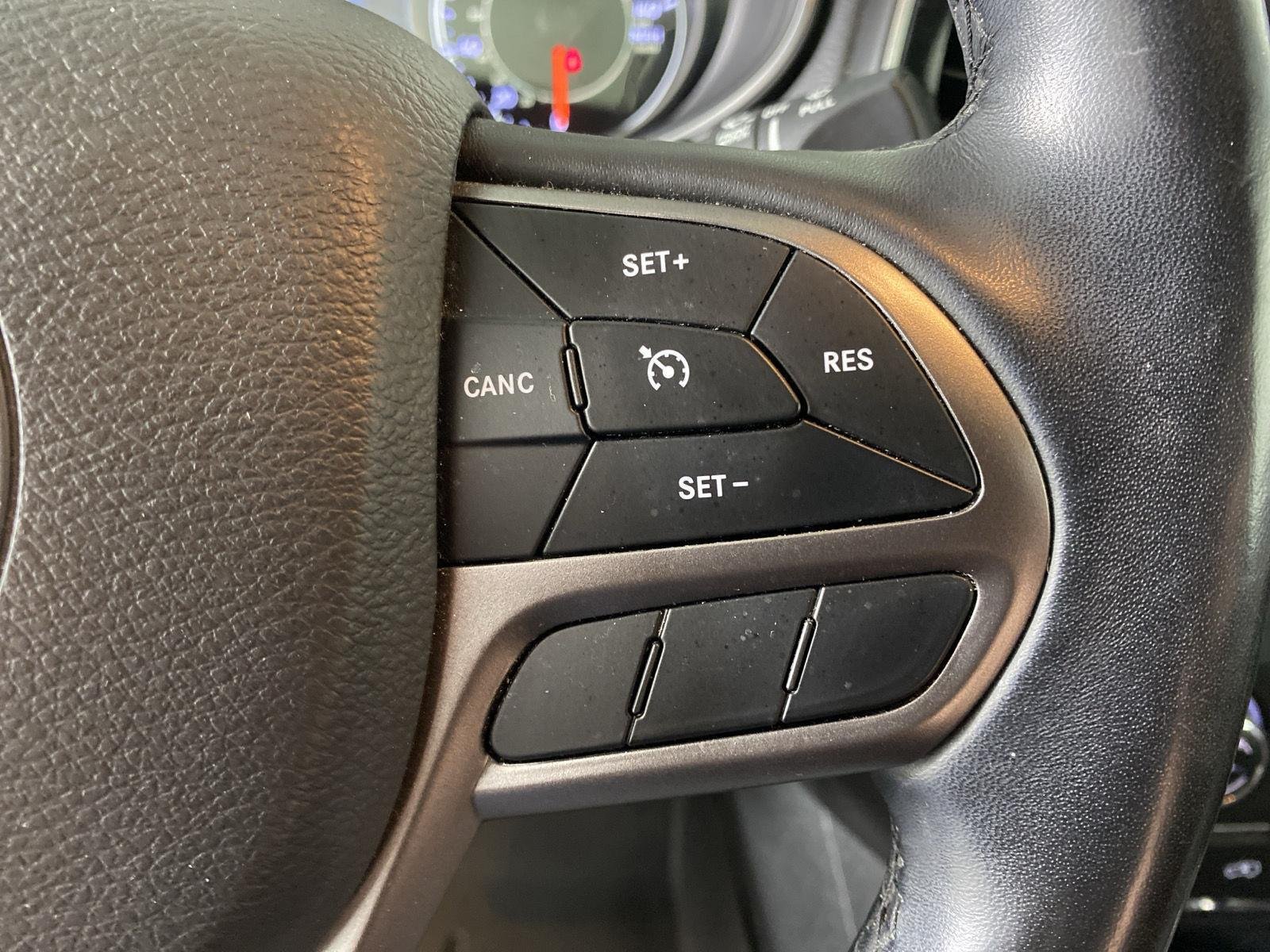 Used 2019 Olive Green Pearlcoat Jeep Limited image 16