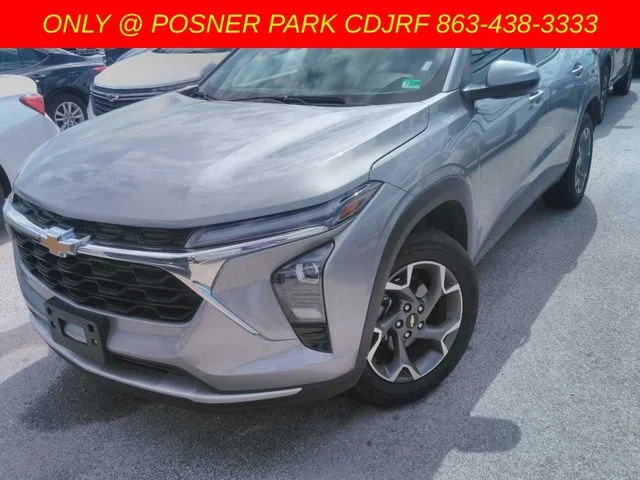 Used 2025 Gray Chevrolet LT image 3