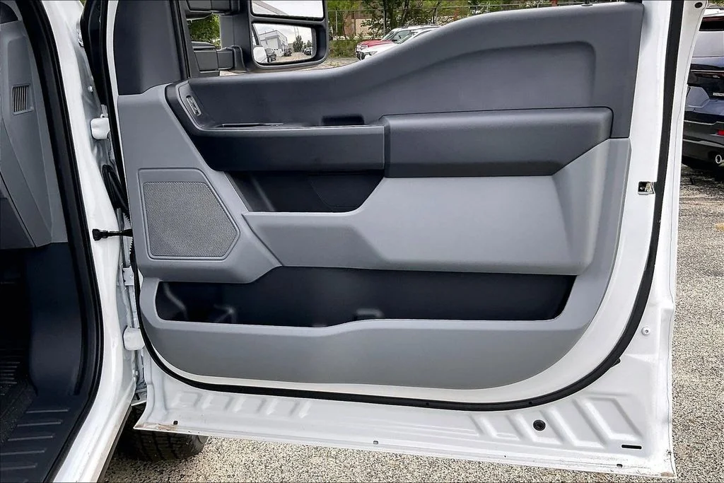 New 2026 Oxford White Ford F-250® XL image 23