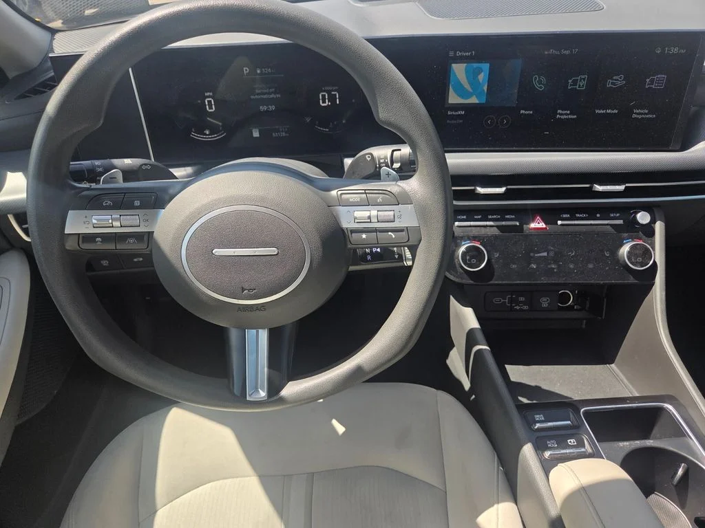 Used 2025 Silver Hyundai SEL image 21