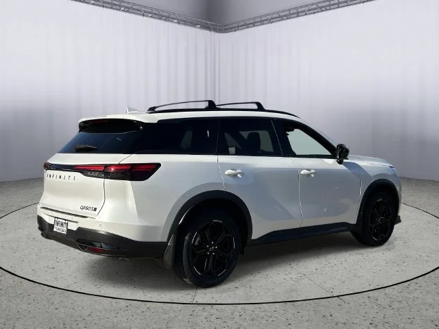 New 2027 RADIANT WHITE INFINITI Sport AWD image 9