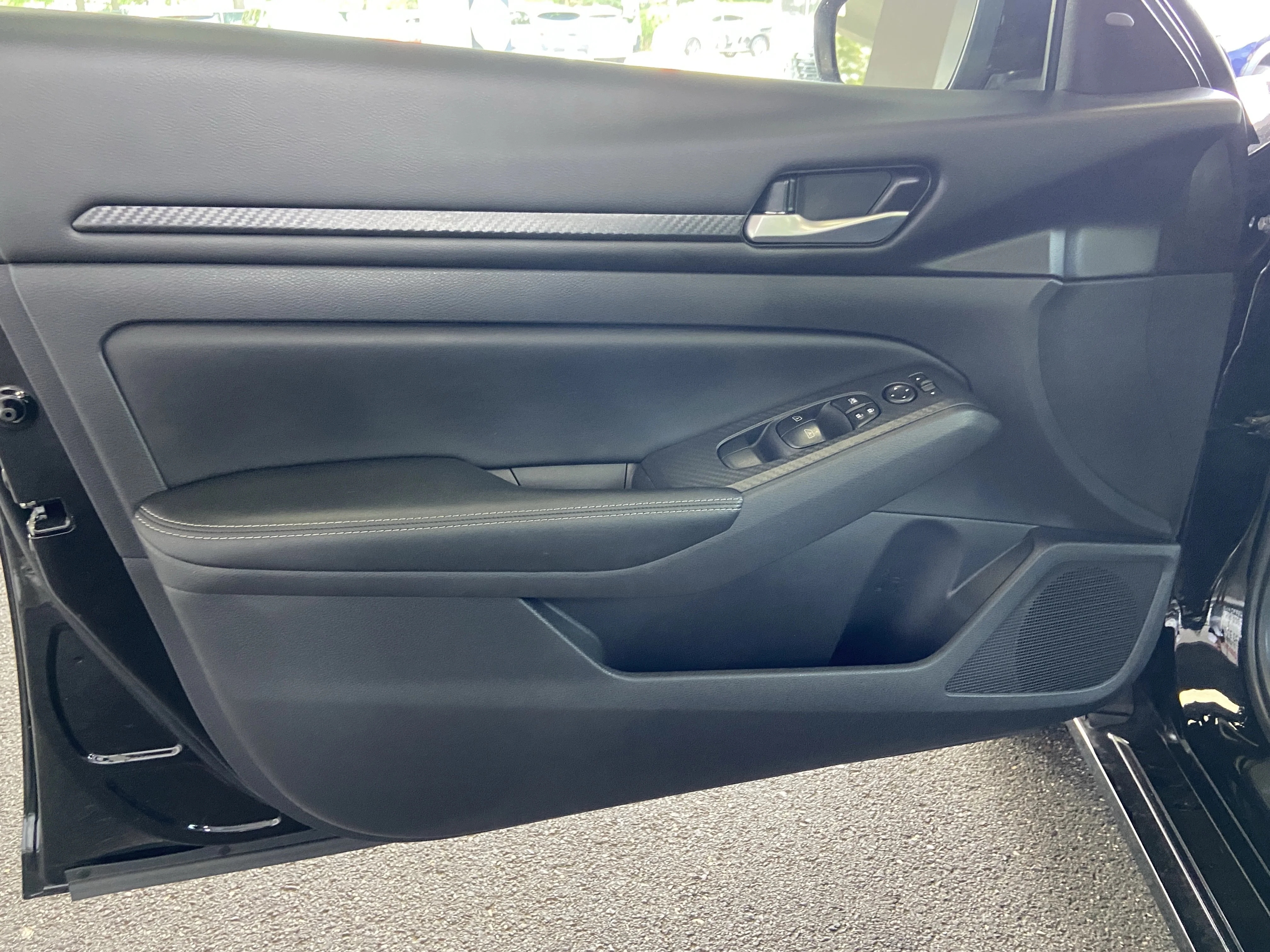 2025 Nissan Altima SV - Photo 25