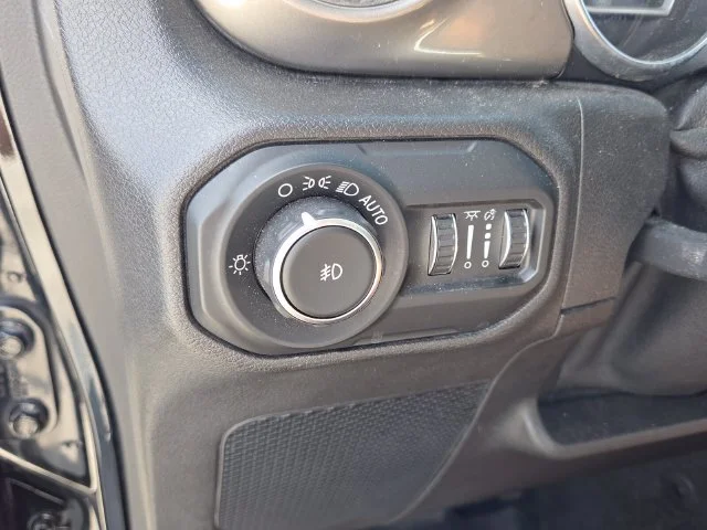 Used 2019 Black Jeep Unlimited Sahara image 30