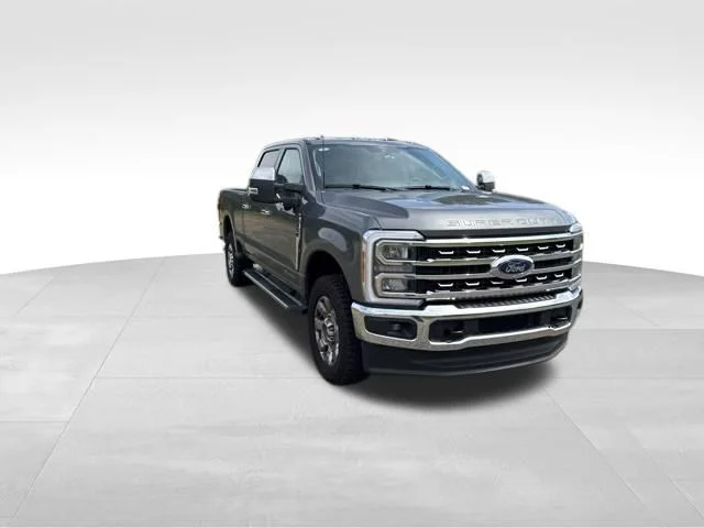 Used 2025 Gray Ford Lariat image 4