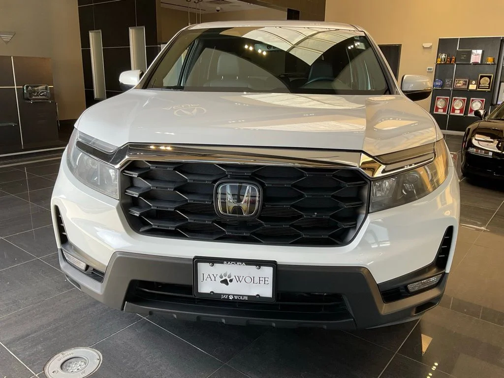 Used 2023 Honda Passport EX-L with VIN 5FNYF8H55PB038318 for sale in Kansas City