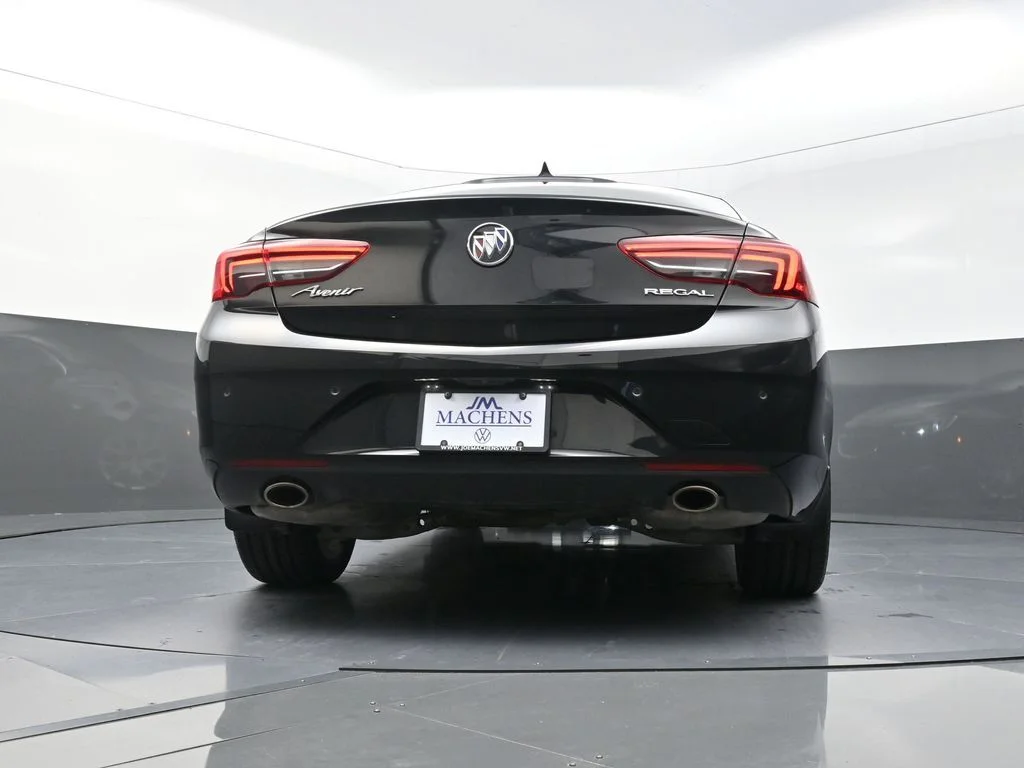 Used 2019 Black Buick Avenir image 28