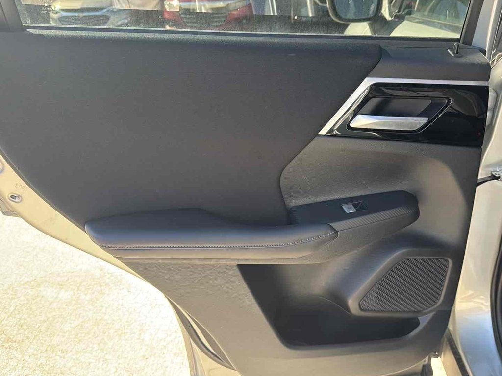Used 2024 Gray Mitsubishi ES image 24