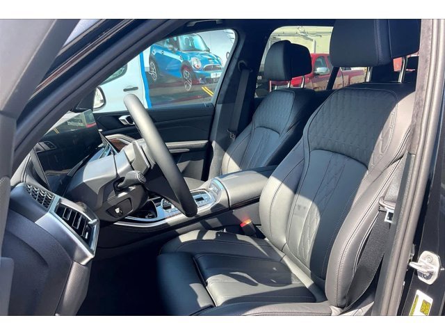 New 2026 Black Sapphire Metallic BMW xDrive40i image 7