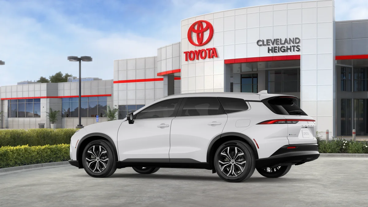 New 2026 Oxygen White Toyota XLE image 5