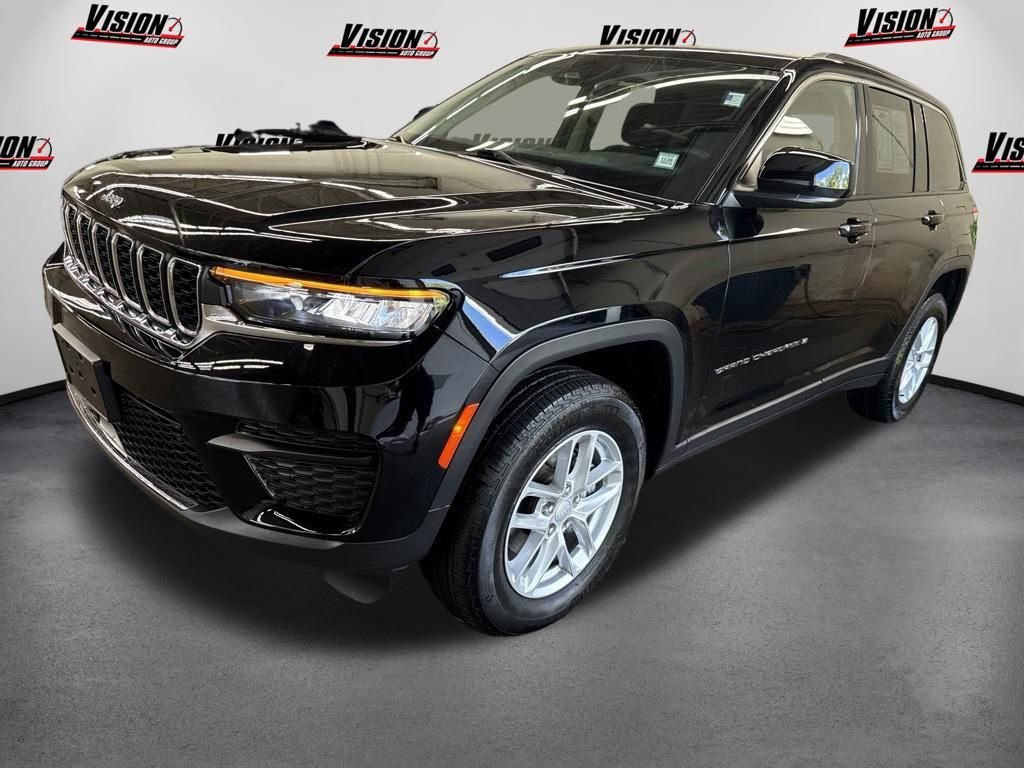 Used 2023 Black Jeep Laredo image 1