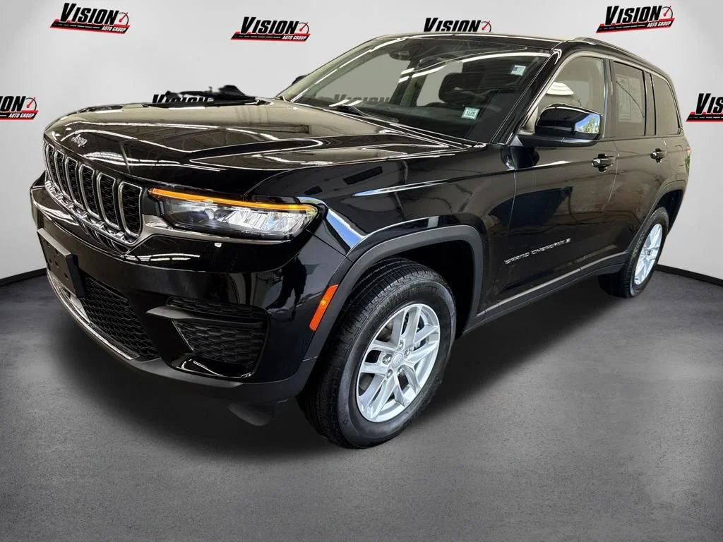 Used 2023 Black Jeep Laredo image 1