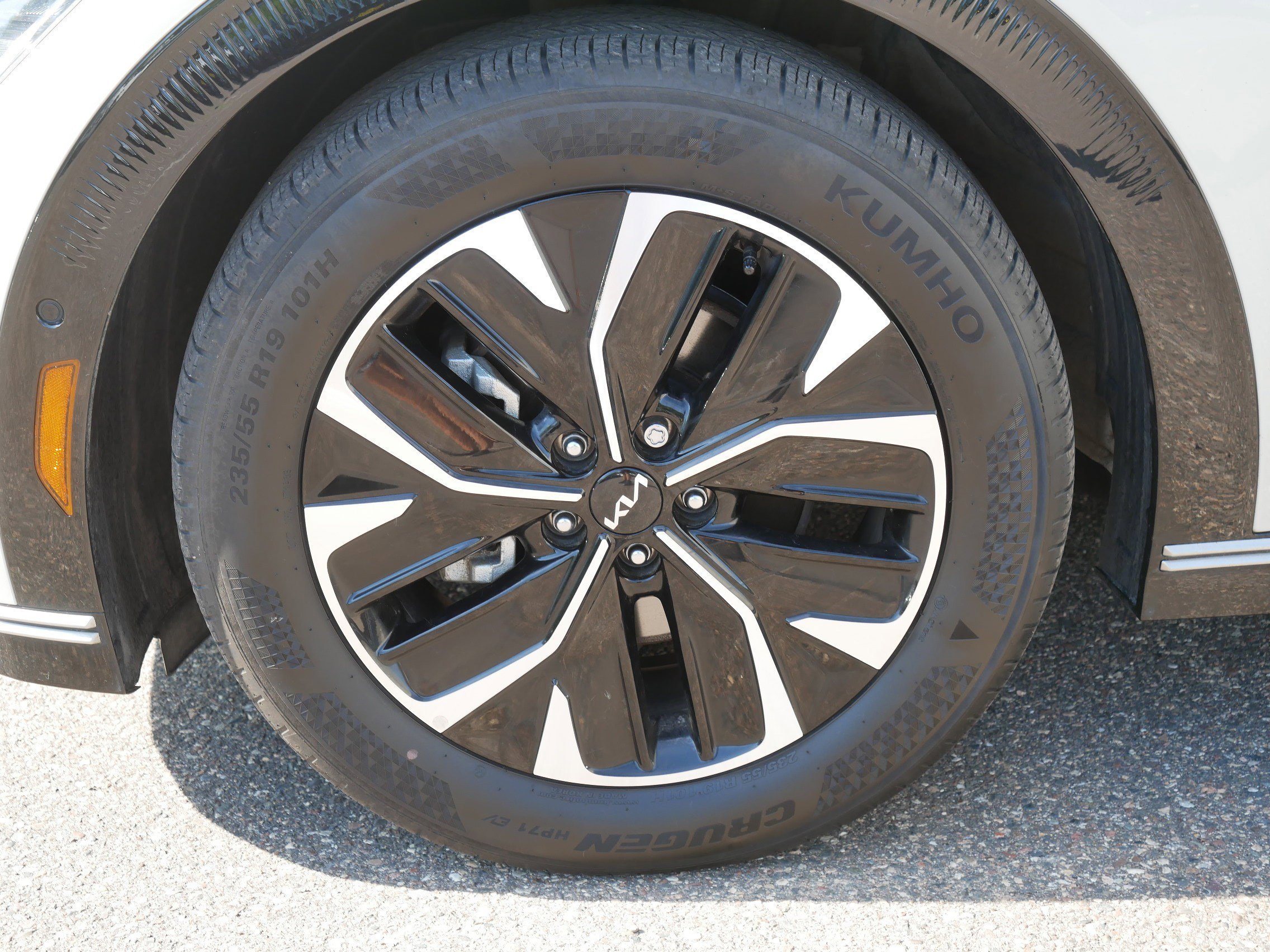 Certified Used 2024 Glacier Kia Wind image 15