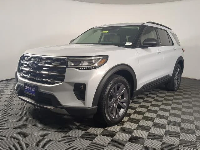 New 2026 Space White Metallic Ford Active image 4
