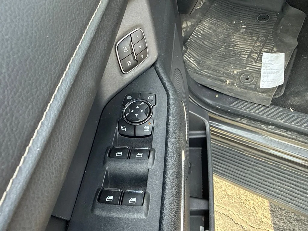 Used 2024 Gray Metallic Ford XLT image 15