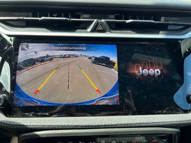 New 2026 Hydro Blue Pearlcoat Jeep Laredo image 32
