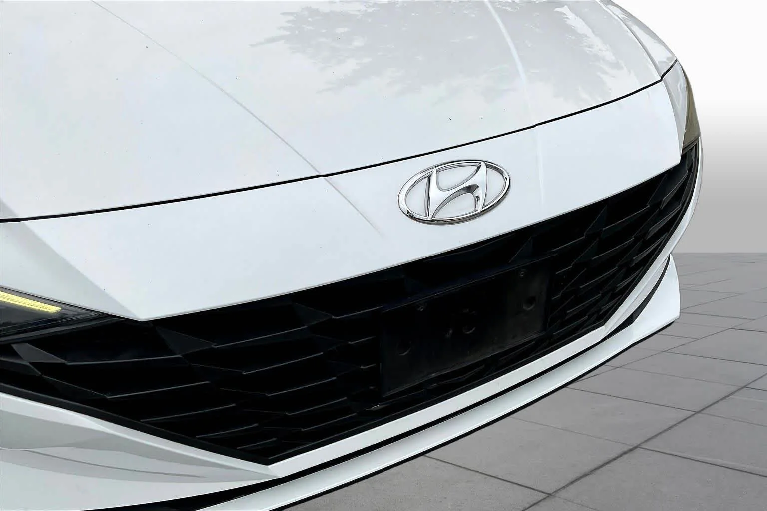 Used 2021 Quartz White Hyundai SEL image 28