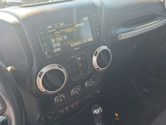 Used 2014 Gray Jeep Unlimited Rubicon image 21