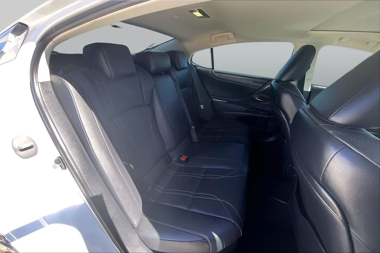 Used 2024 Eminent White Pearl Lexus Luxury image 18