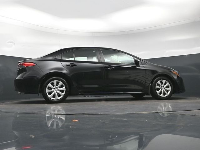 Used 2025 Midnight Black Metallic Toyota LE image 28