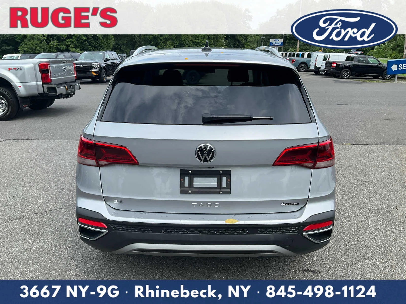 Used 2022 Pyrite Silver Metallic Volkswagen SE image 4
