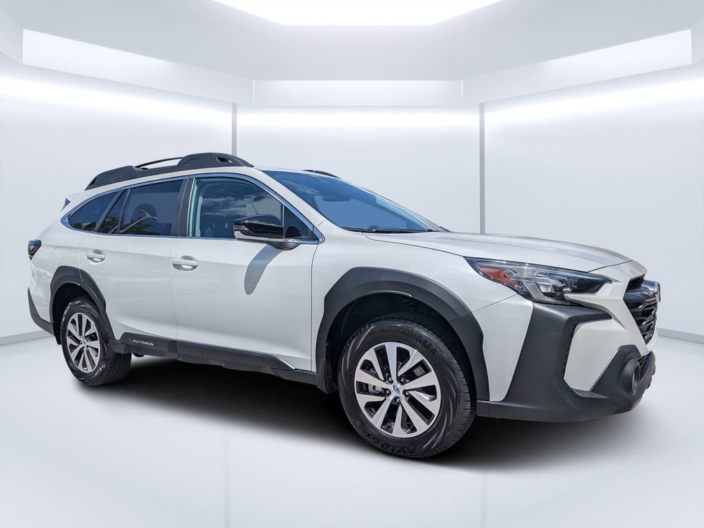 2025 Subaru Outback Premium's photo