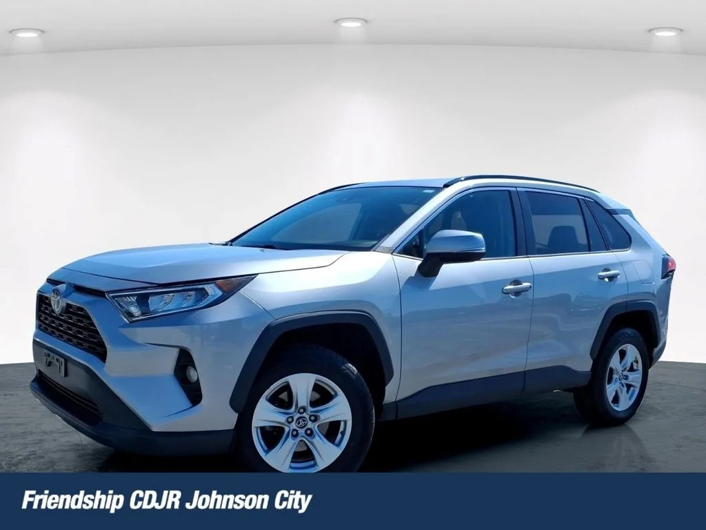 Used 2019 Silver Toyota XLE image 1