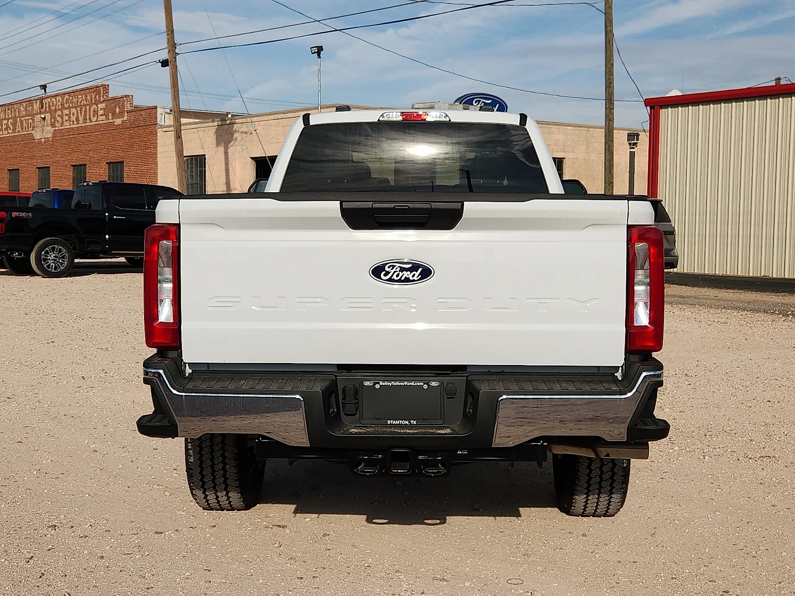 New 2027 Oxford White Ford XLT image 6