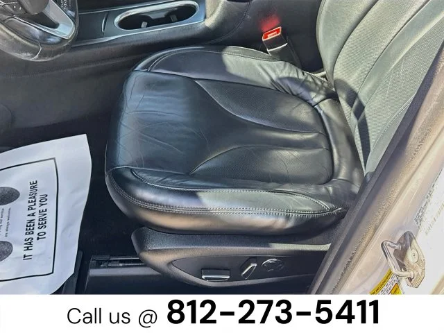 Used 2019 White Lincoln Select image 19