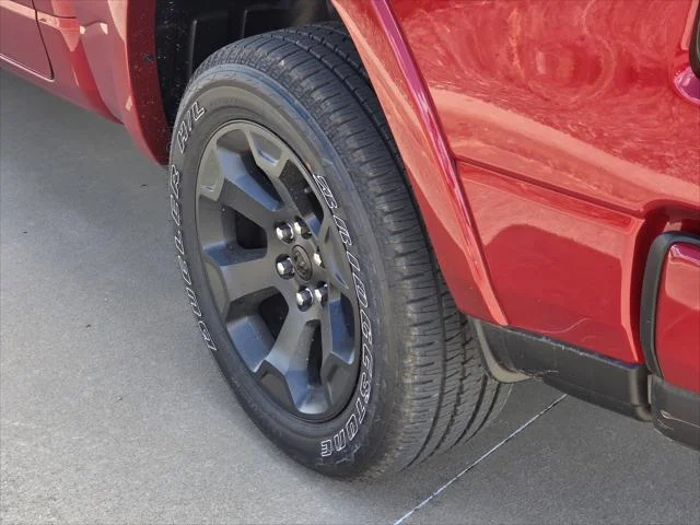 New 2026 Molten Red Pearl-Coat Exterior Paint RAM Big Horn/Lone Star image 5