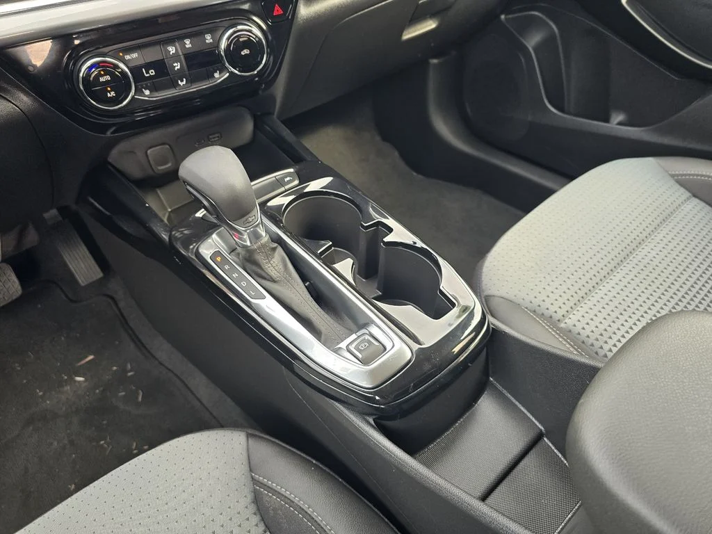 Used 2025 Mosaic Black Metallic Chevrolet LT image 16