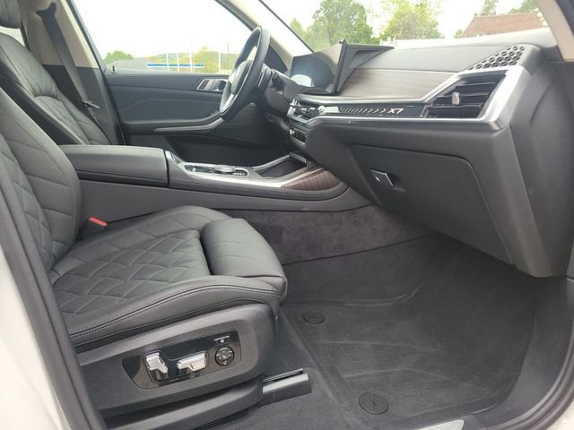 Certified Used 2024 White BMW xDrive40i image 11