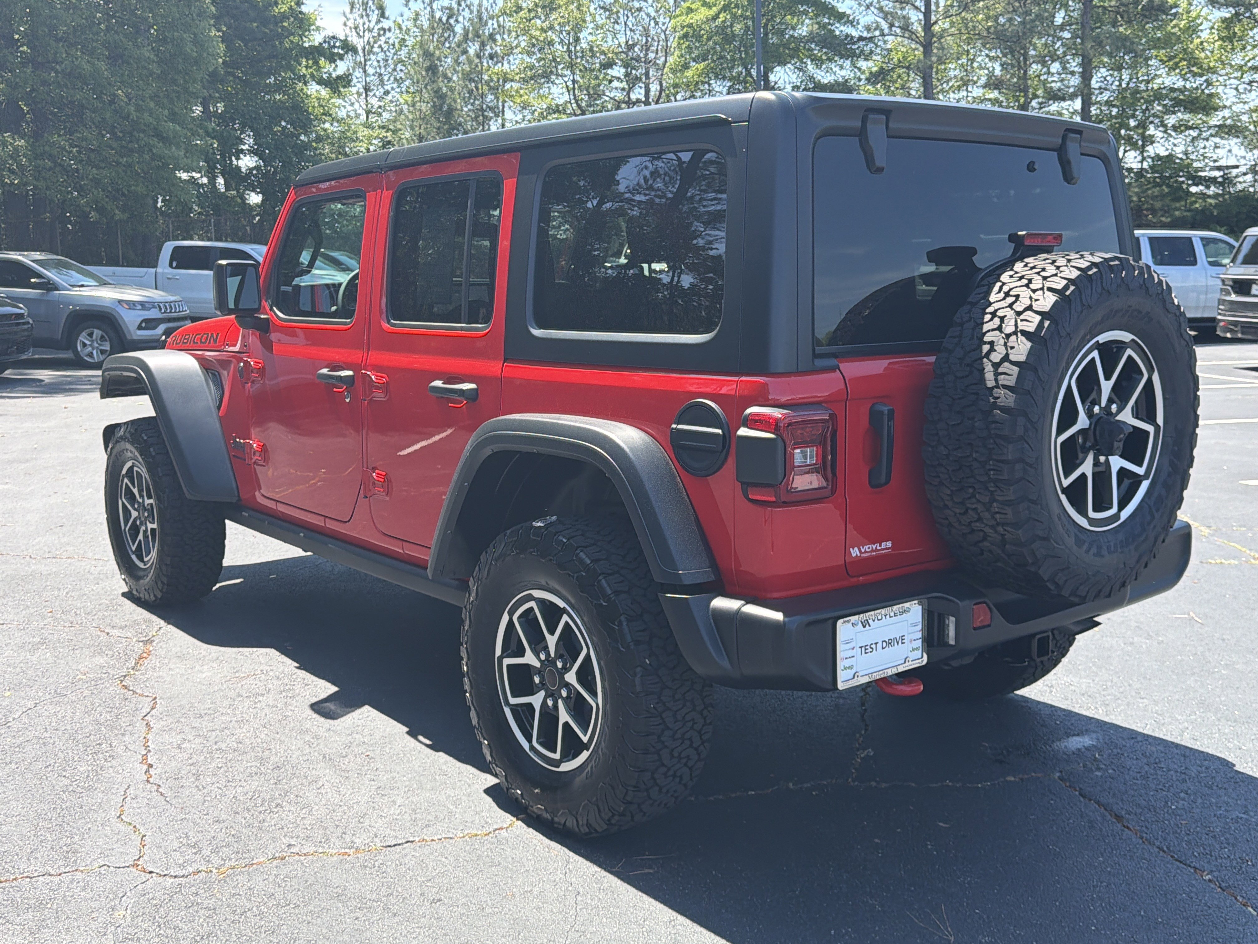 Used 2025 Firecracker Red Clearcoat Jeep Rubicon image 11